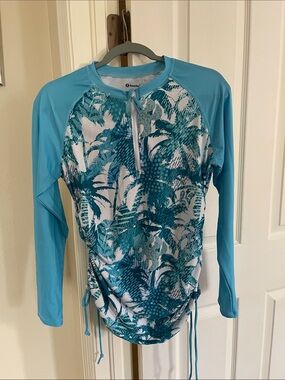Women’s or junior Long-Sleeve Turquoise Palm Print Rash Guard Swim Top size L